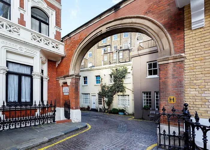 Veeve - A Kensington Mews Villa London